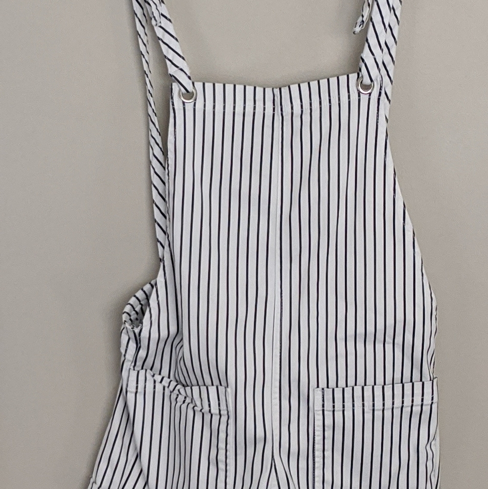Short pants jumper/long romper and a dress jumper